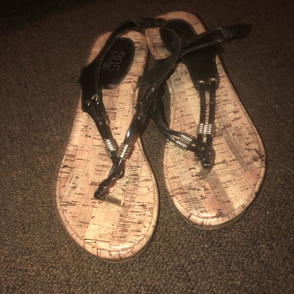 low wedge sandals - Picture 2 of 2